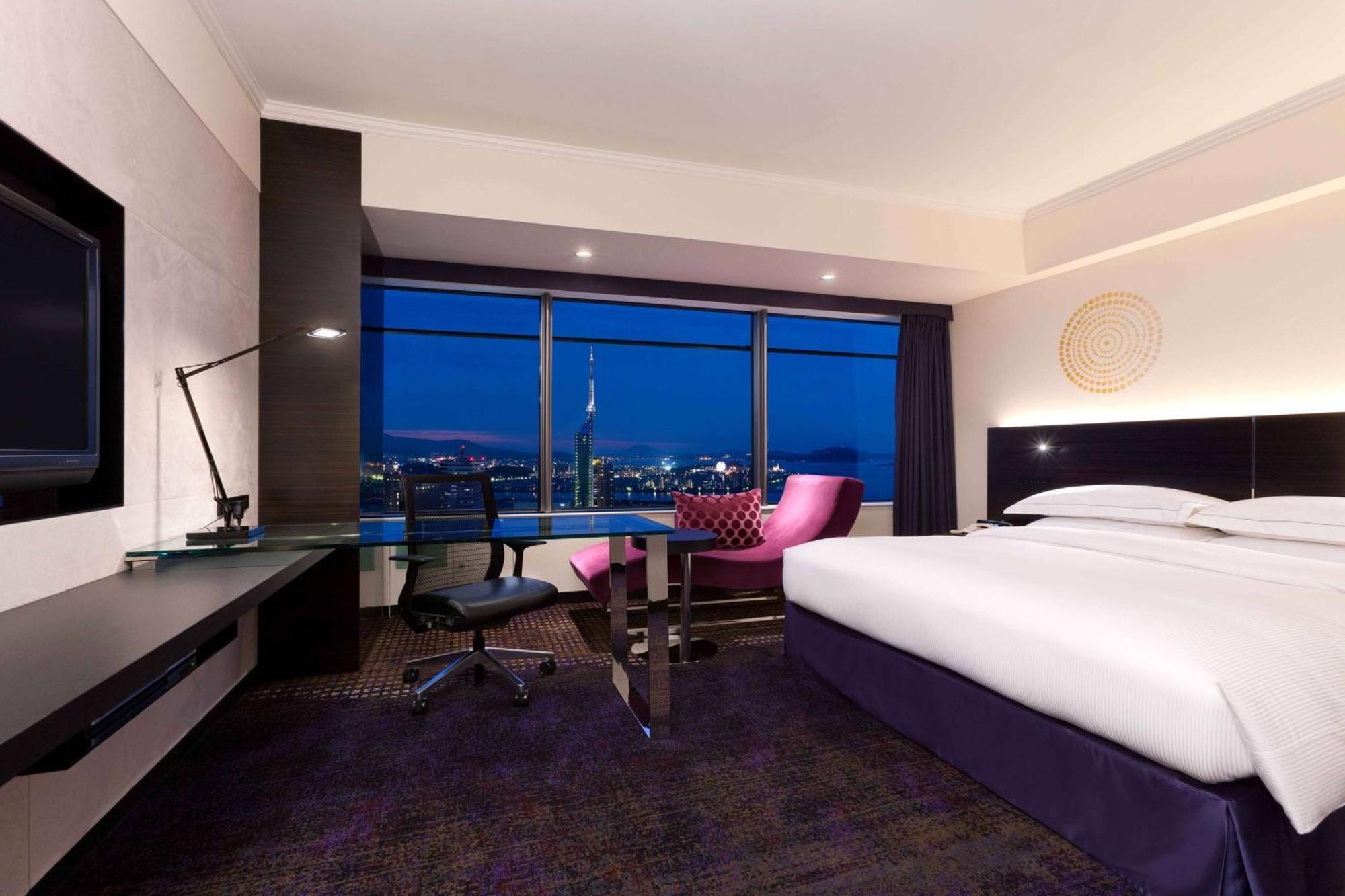 Hilton Fukuoka Sea Hawk Otel Dış mekan fotoğraf