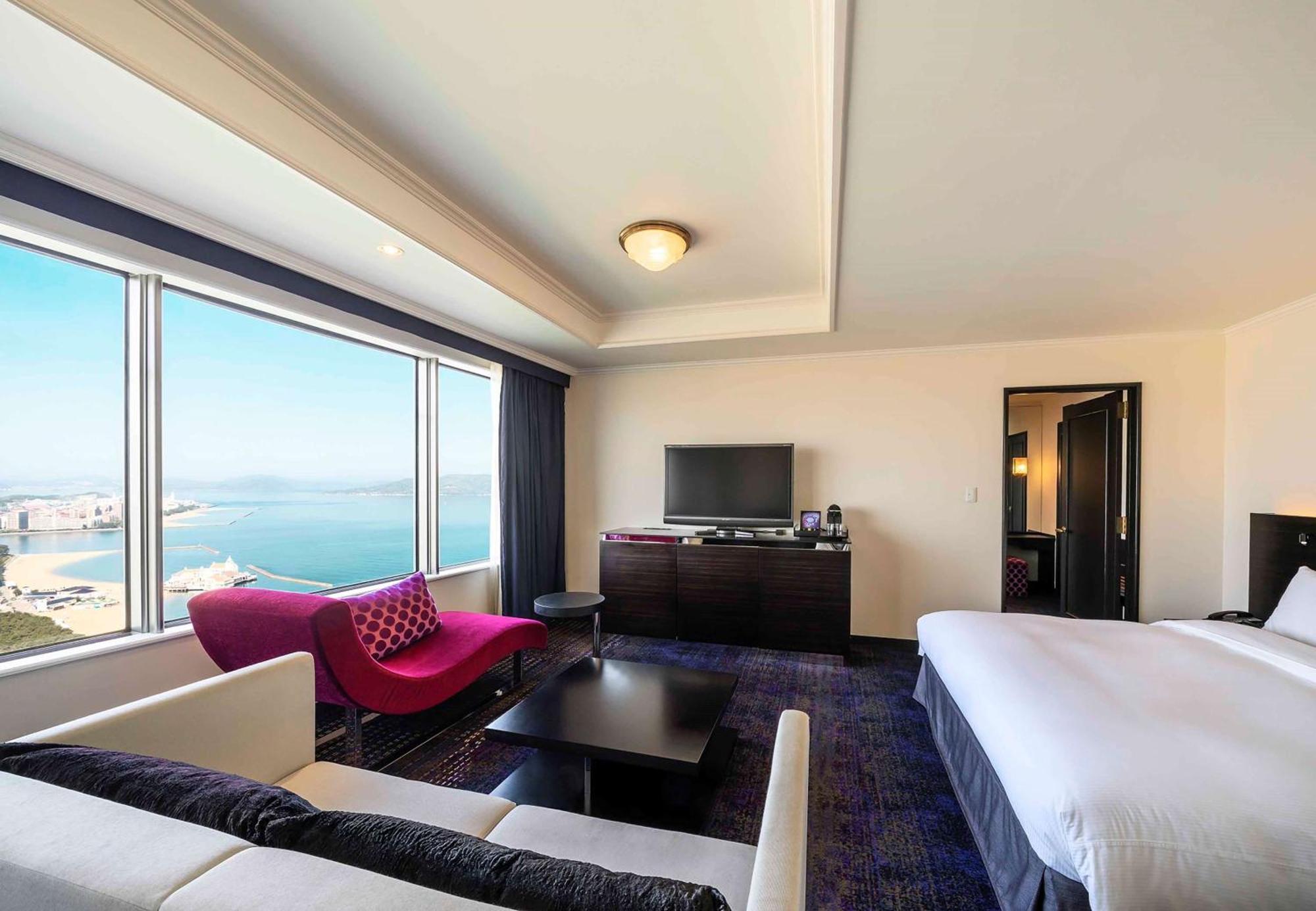Hilton Fukuoka Sea Hawk Otel Dış mekan fotoğraf
