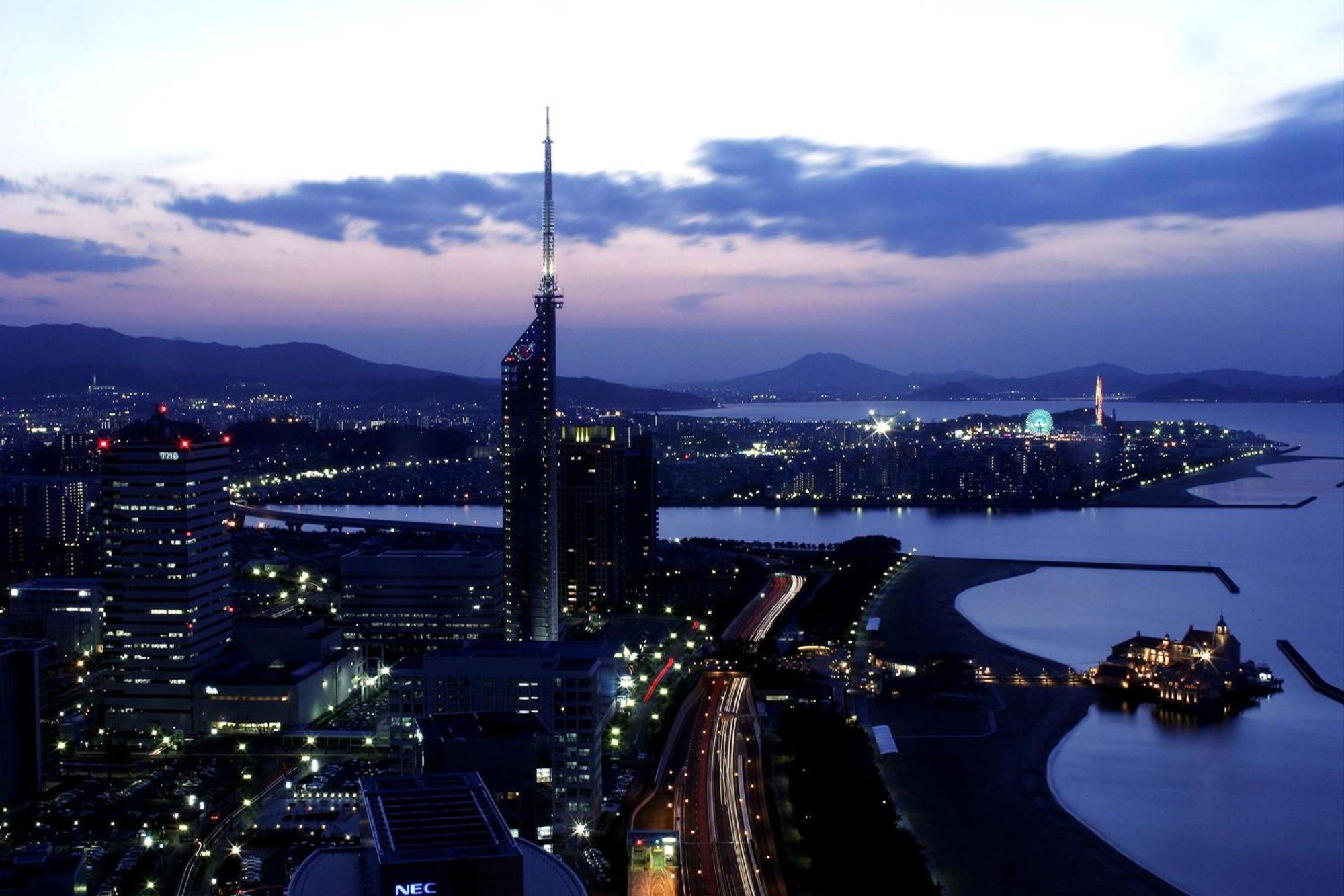 Hilton Fukuoka Sea Hawk Otel Dış mekan fotoğraf